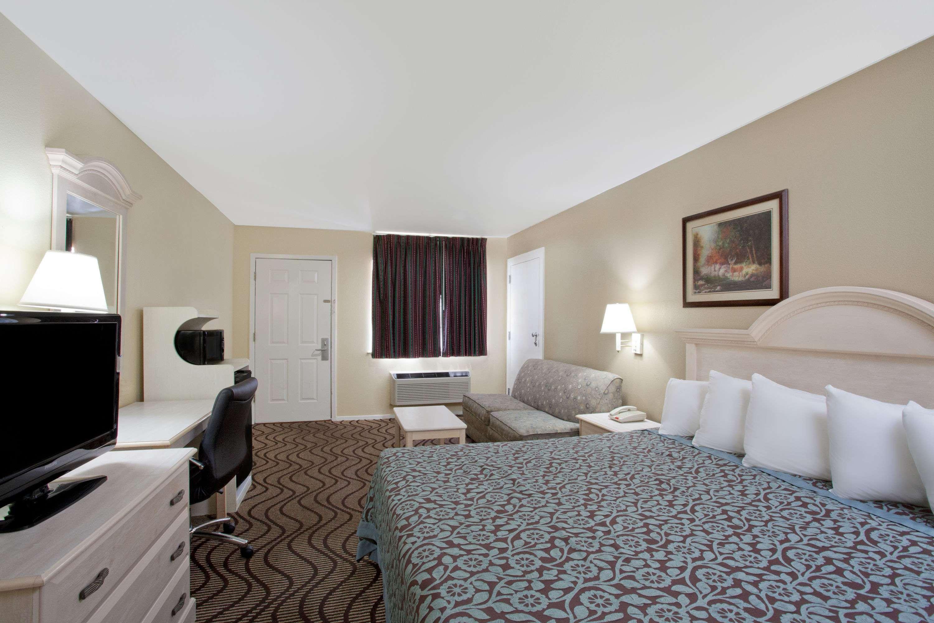 Days By Wyndham Hotel
