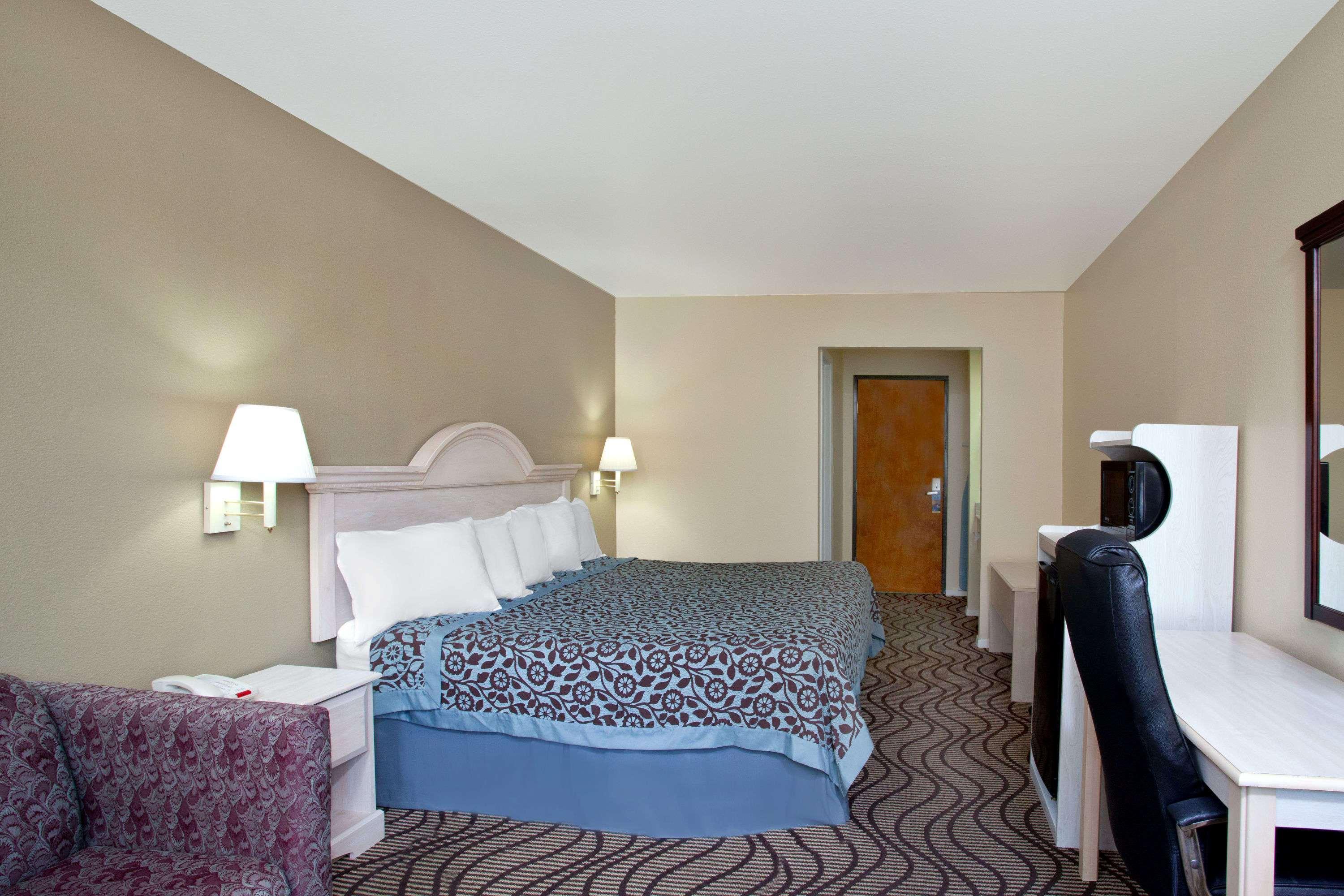 Days By Wyndham Hotel